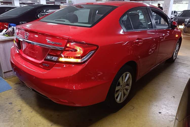 Used Honda Civic 2014 1.8L automatic comfort version Rear Right 45 Deg