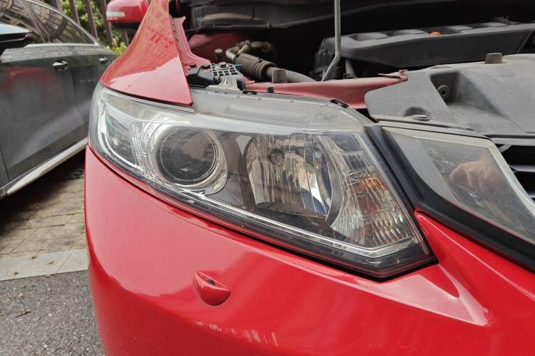 Used Honda Civic 2014 1.8L automatic luxury edition Right Front Headlight