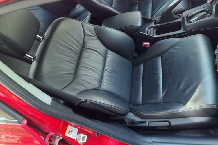Used Honda Civic 2014 1.8L automatic luxury edition Right Front Seat
