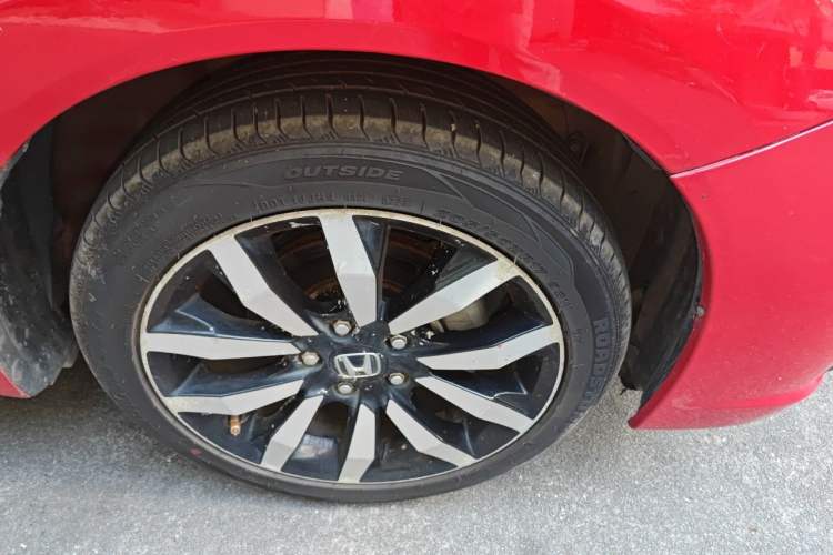 Used Honda Civic 2014 1.8L automatic luxury edition Right Front Wheel Hub