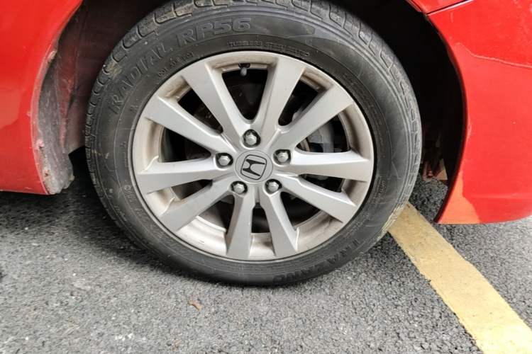 Used Honda Civic 2014 1.8L automatic comfort version Right Front Wheel Hub