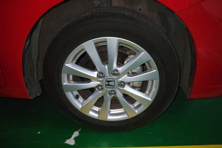 Used Honda Civic 2014 1.8L automatic comfort version Right Front Wheel Hub