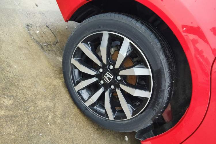 Used Honda Civic 2014 1.8L automatic luxury edition Right Rear Wheel Hub
