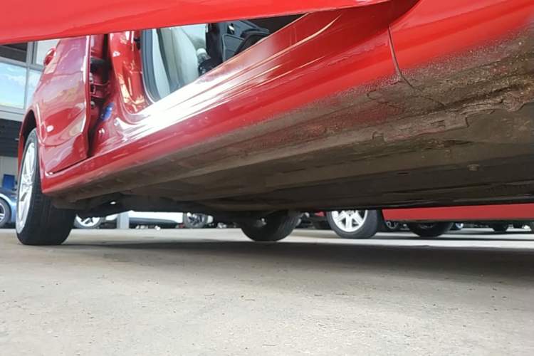 Used Honda Civic 2014 1.8L automatic comfort version Right Side Sill