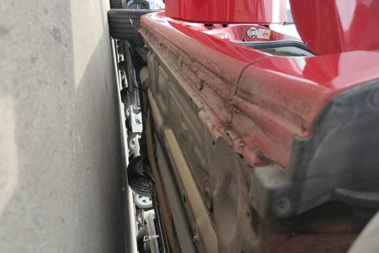 Used Honda Civic 2014 1.8L automatic luxury edition Right Side Sill