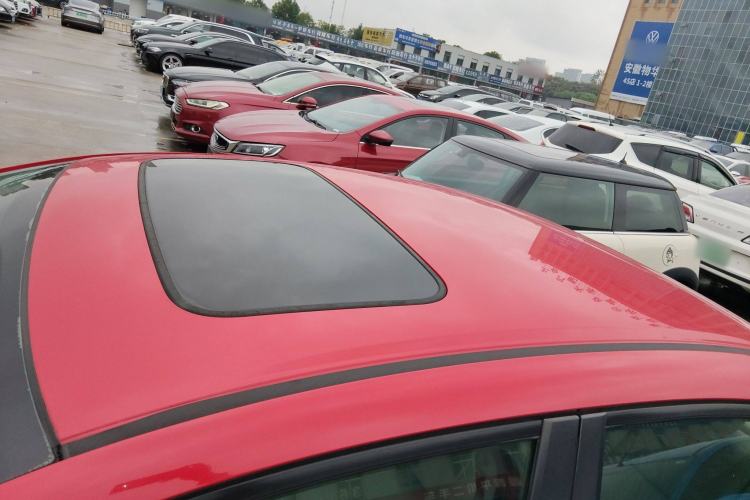 Used Honda Civic 2014 1.8L automatic luxury edition Roof