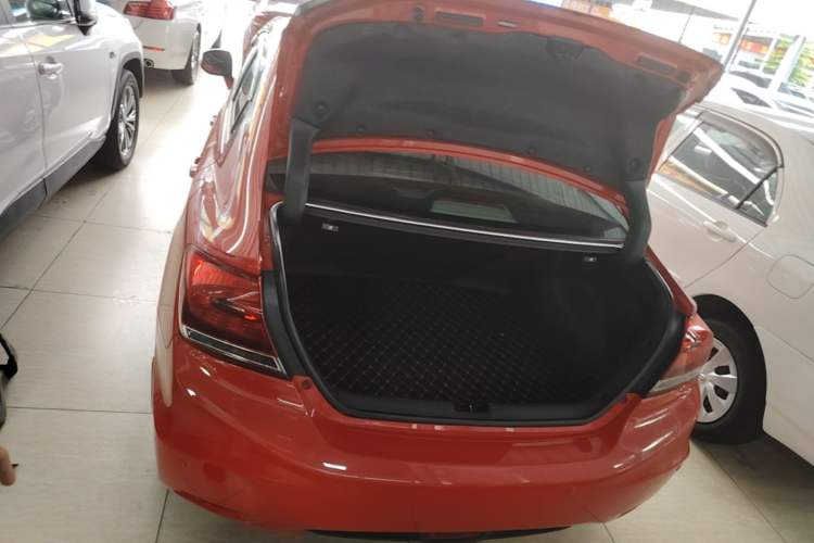 Used Honda Civic 2014 1.8L automatic comfort version Trunk