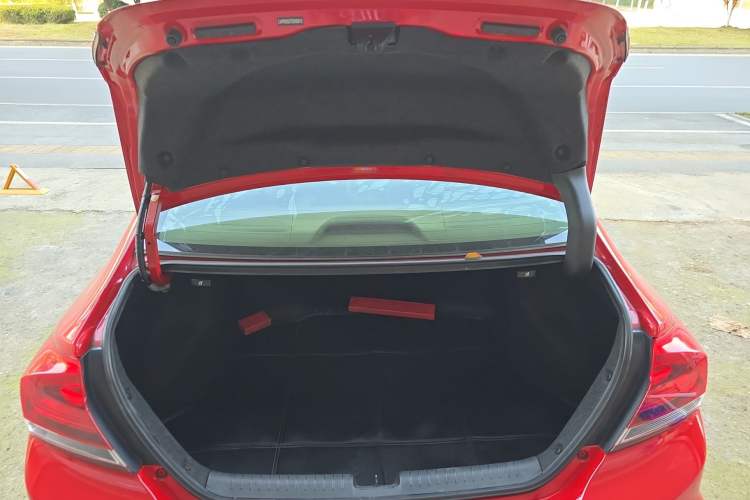 Used Honda Civic 2014 1.8L automatic comfort version Trunk