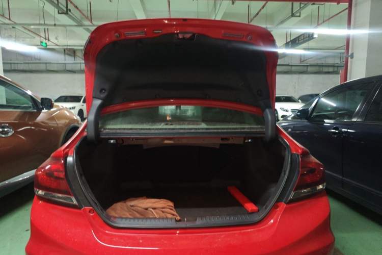 Used Honda Civic 2014 1.8L automatic comfort version Trunk