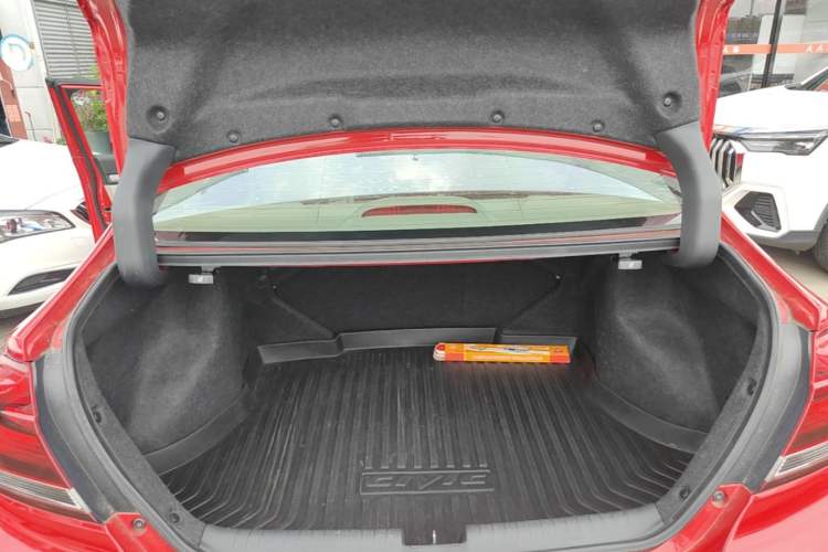 Used Honda Civic 2014 1.8L automatic luxury edition Trunk
