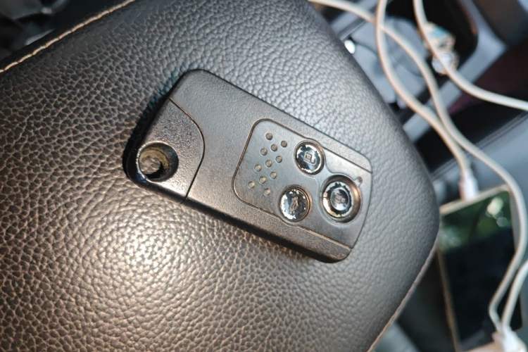 Used Honda Civic 2014 1.8L automatic luxury edition Vehicle Key