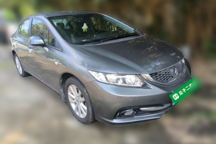 Used Honda Civic 2014 1.8L automatic comfort version Front Right 45 Deg