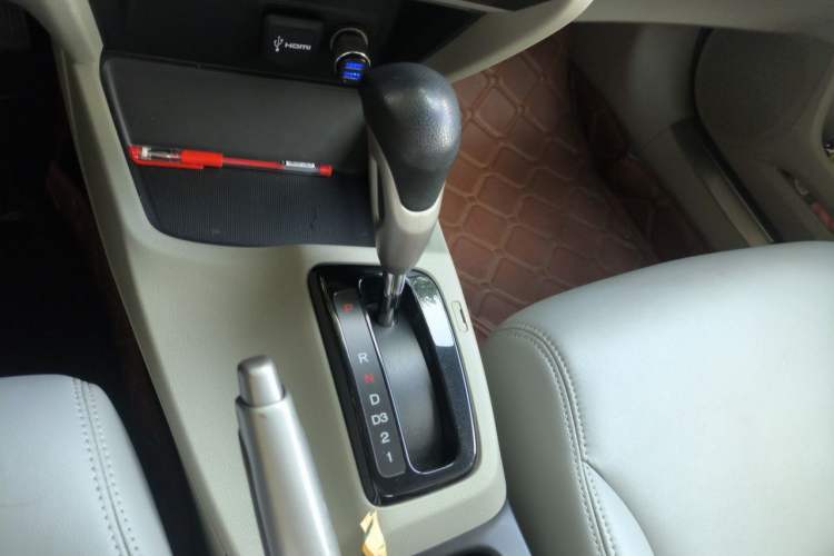 Used Honda Civic 2014 1.8L automatic comfort version Gear Lever