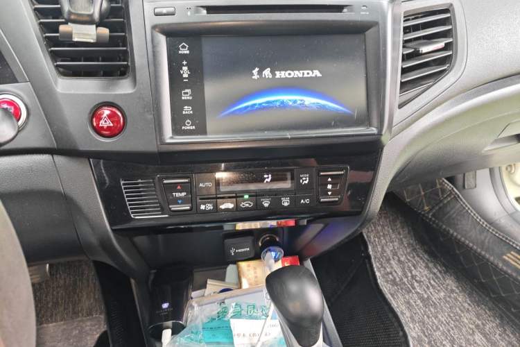 Used Honda Civic 2014 1.8L automatic luxury edition Audio And AC Panel