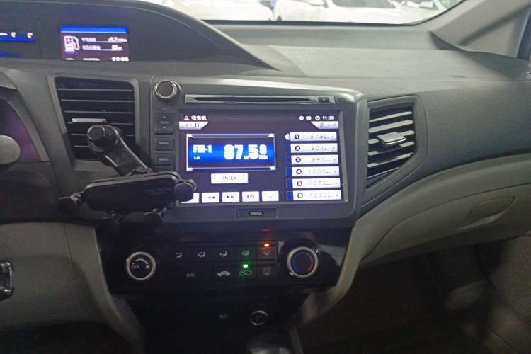 Used Honda Civic 2014 1.8L Automatic Classic Edition Audio And AC Panel