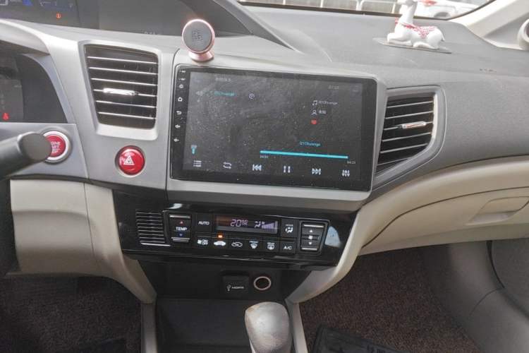 Used Honda Civic 2014 1.8L automatic luxury edition Audio And AC Panel