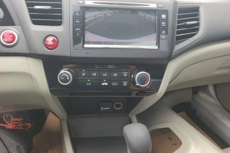 Used Honda Civic 2014 1.8L automatic comfort version Audio And AC Panel