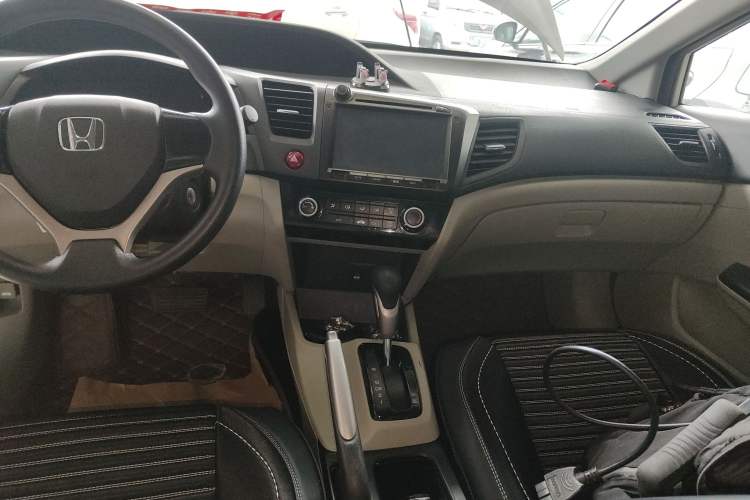 Used Honda Civic 2014 1.8L Automatic Classic Edition Audio And AC Panel