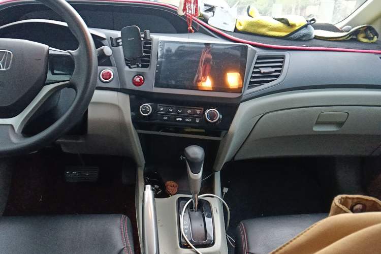 Used Honda Civic 2014 1.8L automatic comfort version Audio And AC Panel
