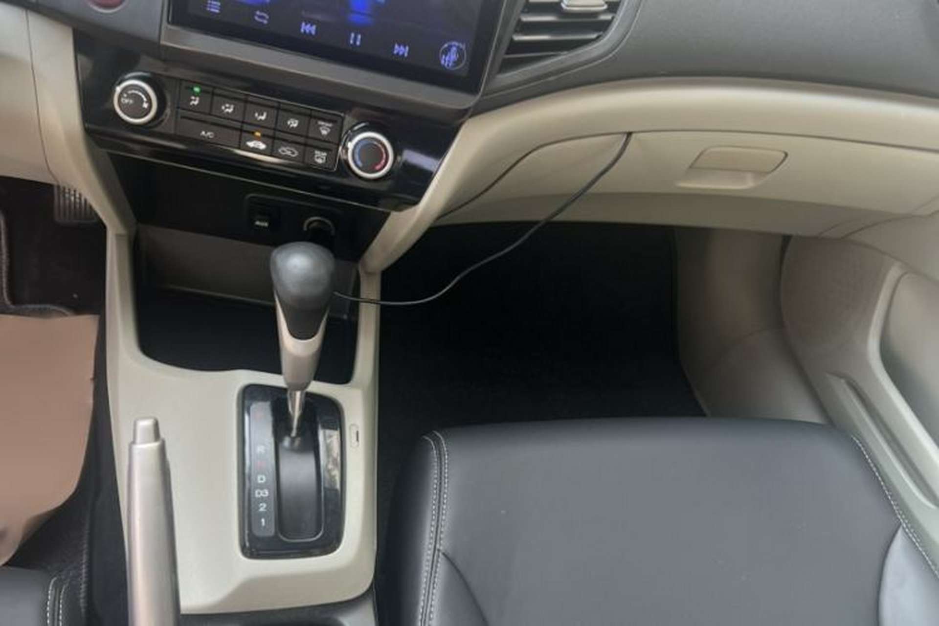 Used Honda Civic 2014 1.8L Automatic Classic Edition Audio And AC Panel