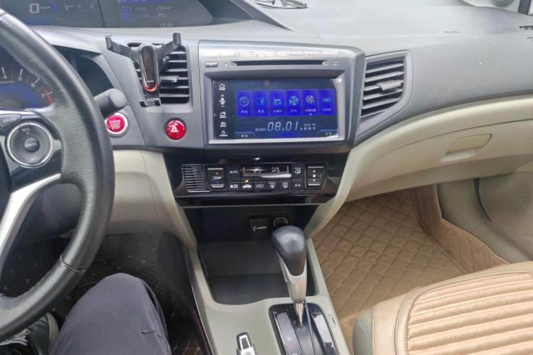 Used Honda Civic 2014 1.8L automatic luxury edition Audio And AC Panel