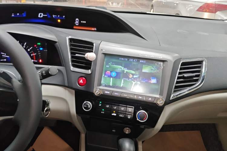 Used Honda Civic 2014 1.8L Automatic Classic Edition Audio And AC Panel