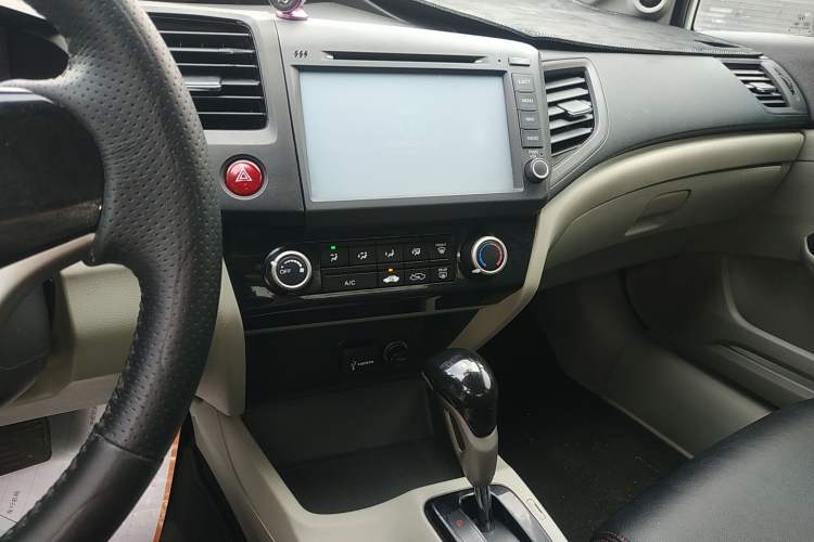 Used Honda Civic 2014 1.8L automatic comfort version Audio And AC Panel