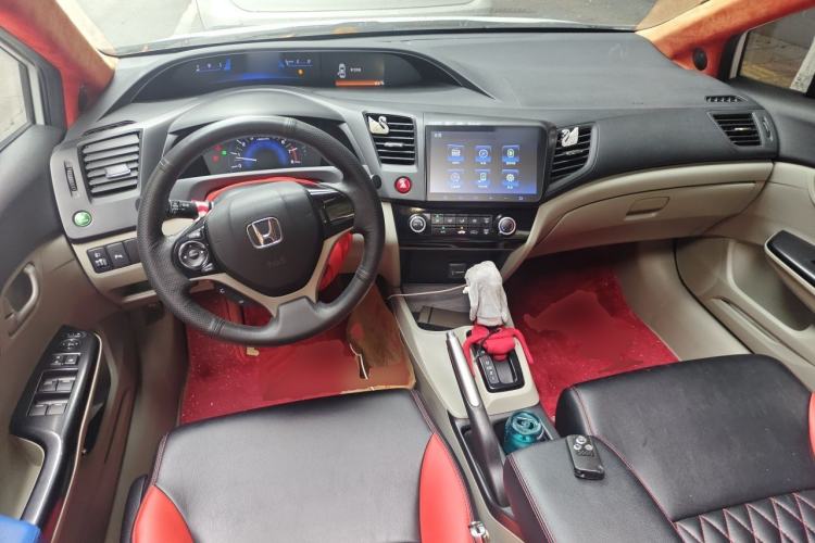 Used Honda Civic 2014 1.8L automatic comfort version Center Console