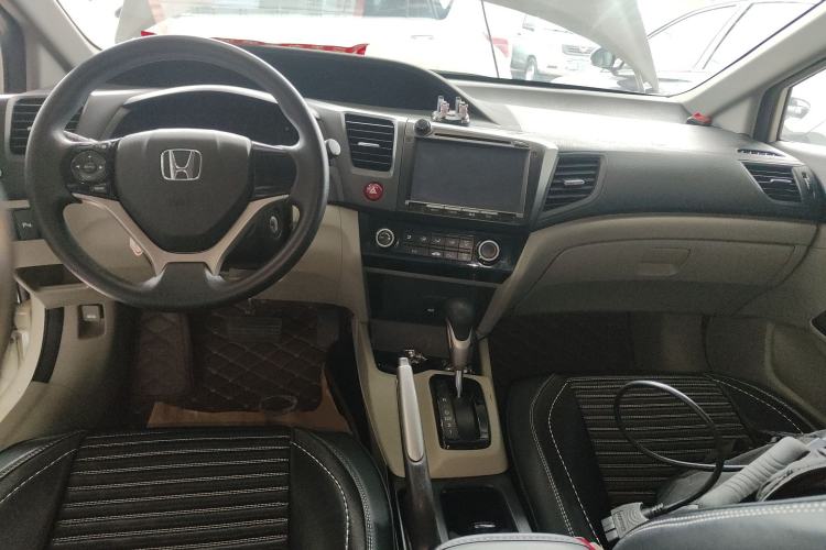 Used Honda Civic 2014 1.8L Automatic Classic Edition Center Console