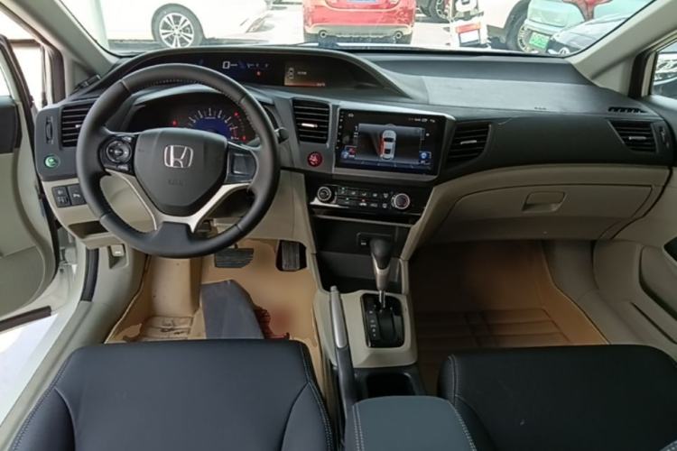 Used Honda Civic 2014 1.8L Automatic Classic Edition Center Console