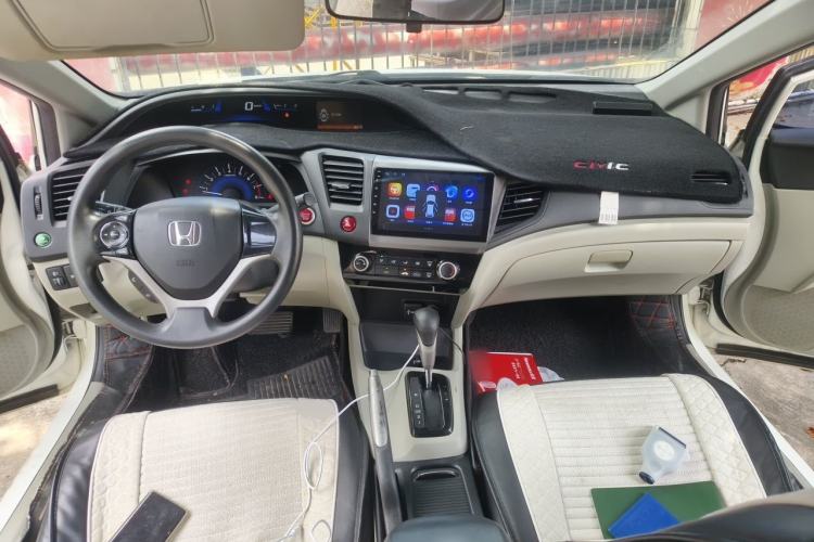 Used Honda Civic 2014 1.8L automatic comfort version Center Console