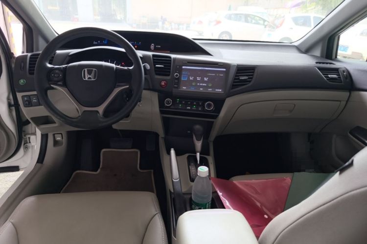 Used Honda Civic 2014 1.8L Automatic Classic Edition Center Console