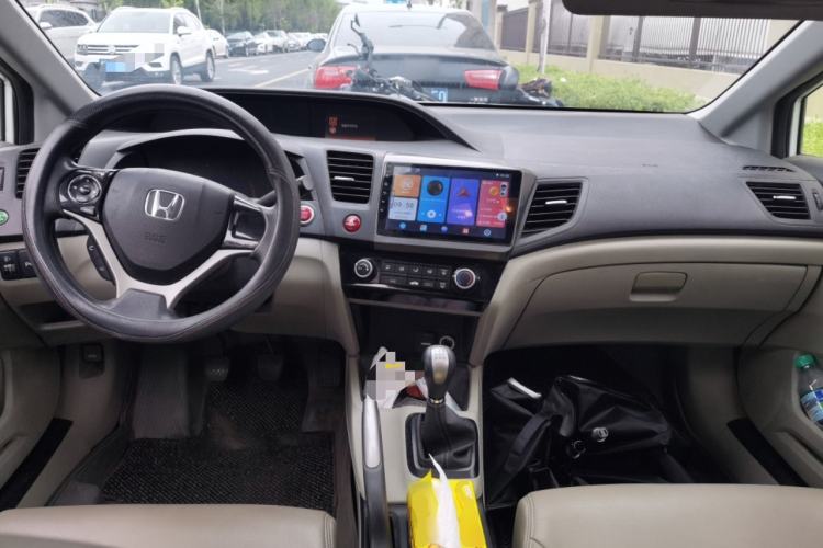 Used Honda Civic 2014 1.8L manual Comfort version Center Console