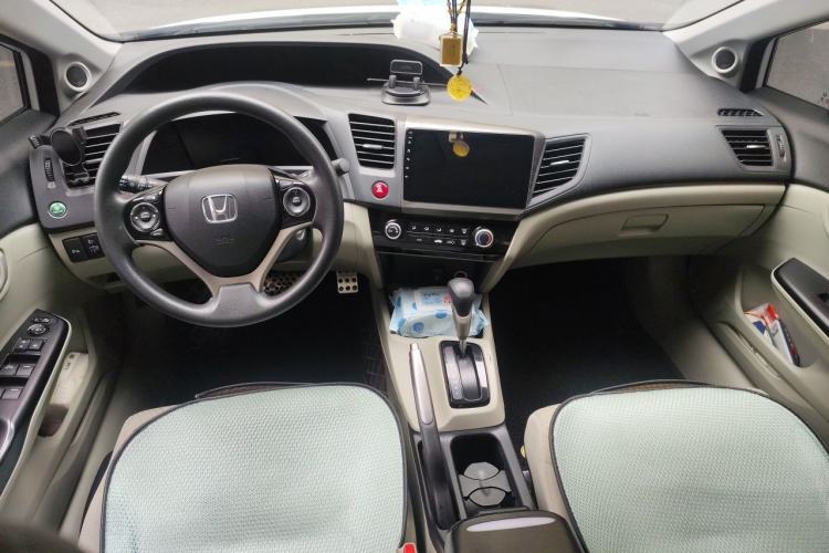 Used Honda Civic 2014 1.8L Automatic Classic Edition Center Console
