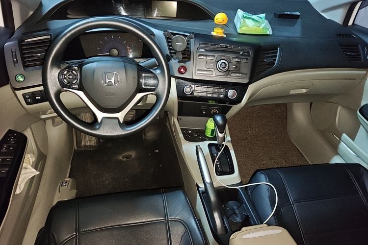 Used Honda Civic 2014 1.8L Automatic Classic Edition Center Console