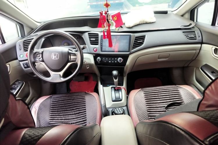 Used Honda Civic 2014 1.8L Automatic Classic Edition Center Console