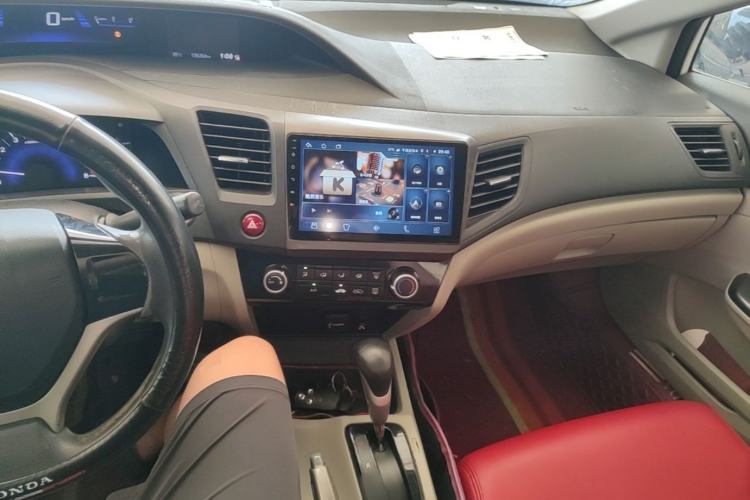 Used Honda Civic 2014 1.8L automatic comfort version Center Console