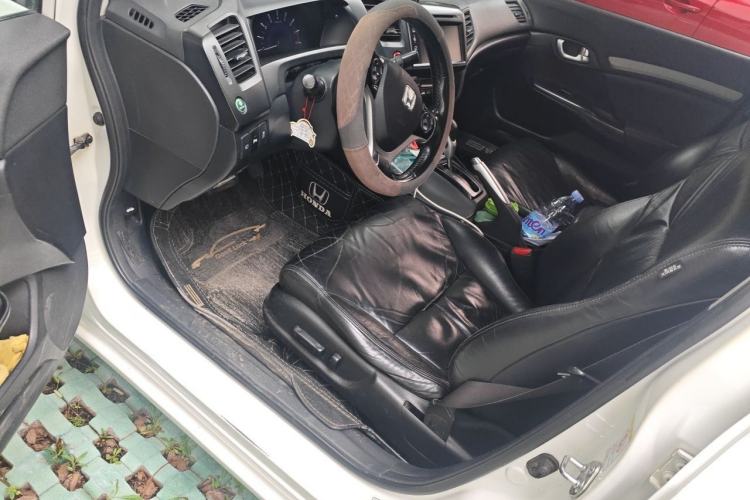 Used Honda Civic 2014 1.8L automatic luxury edition Driver Seat