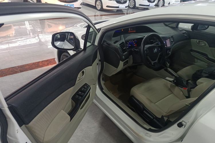 Used Honda Civic 2014 1.8L Automatic Classic Edition Driver Seat