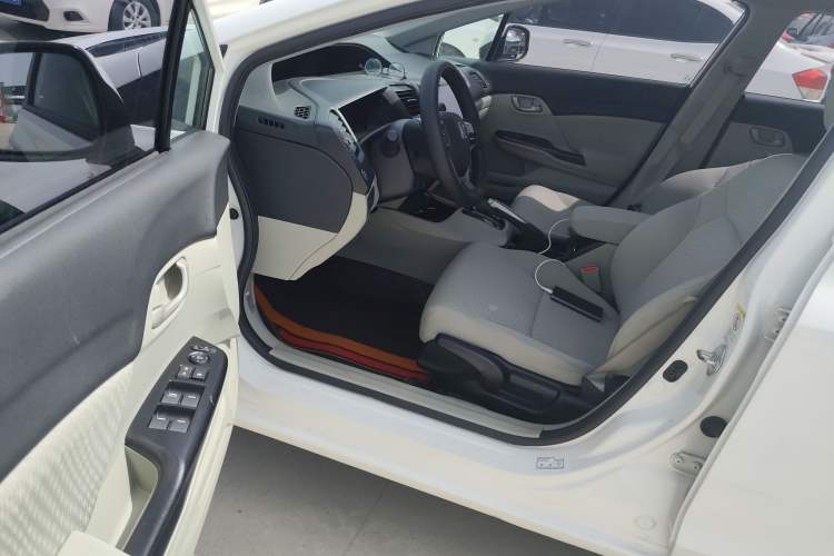 Used Honda Civic 2014 1.8L Automatic Classic Edition Driver Seat