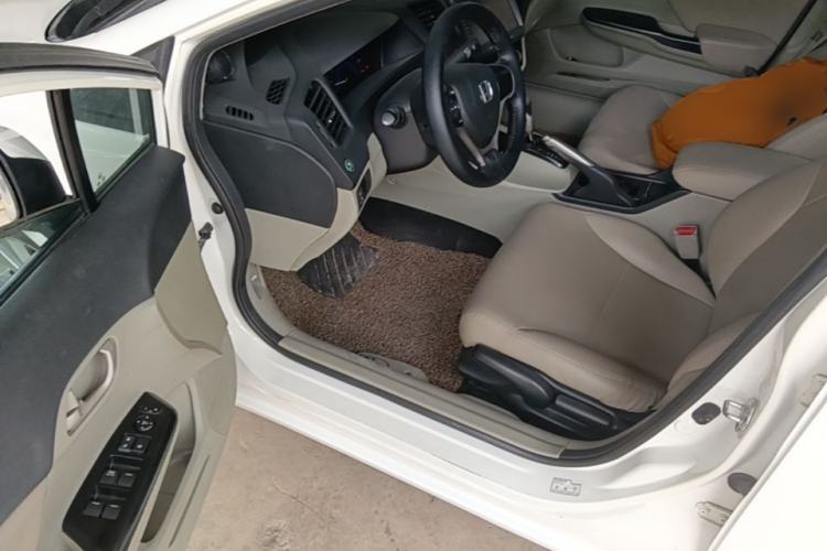 Used Honda Civic 2014 1.8L Automatic Classic Edition Driver Seat