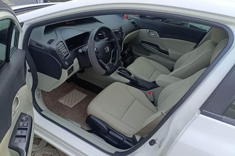Used Honda Civic 2014 1.8L automatic comfort version Driver Seat