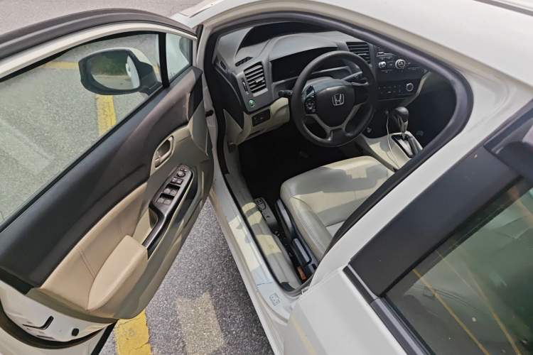 Used Honda Civic 2014 1.8L Automatic Classic Edition Driver Seat