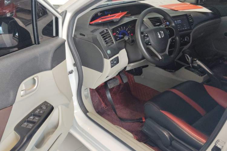 Used Honda Civic 2014 1.8L Automatic Classic Edition Driver Seat