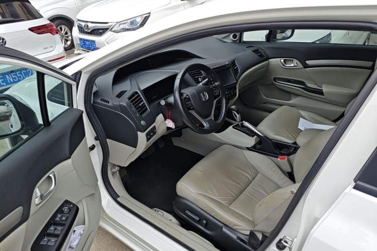 Used Honda Civic 2014 1.8L automatic luxury edition Driver Seat