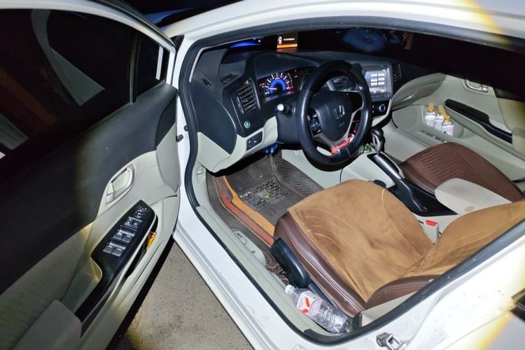 Used Honda Civic 2014 1.8L Automatic Classic Edition Driver Seat