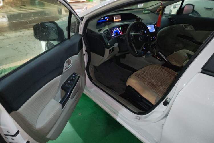 Used Honda Civic 2014 1.8L automatic comfort version Driver Seat