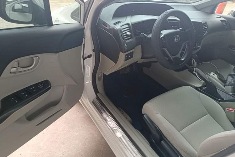 Used Honda Civic 2014 1.8L Automatic Classic Edition Driver Seat