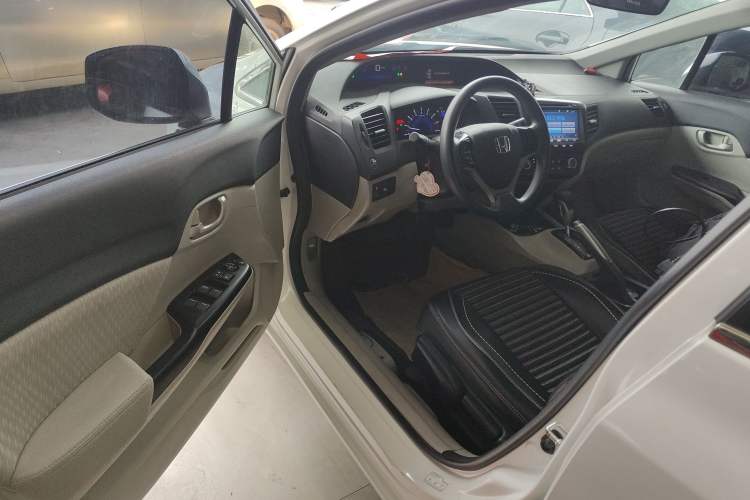Used Honda Civic 2014 1.8L Automatic Classic Edition Driver Seat