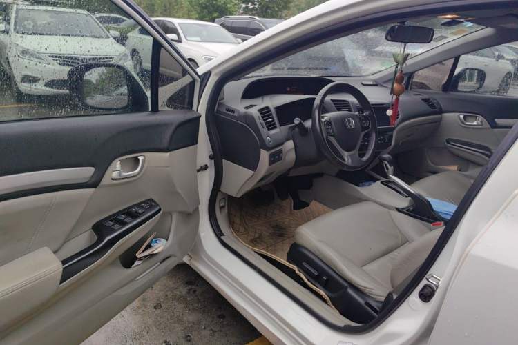 Used Honda Civic 2014 1.8L automatic luxury edition Driver Seat